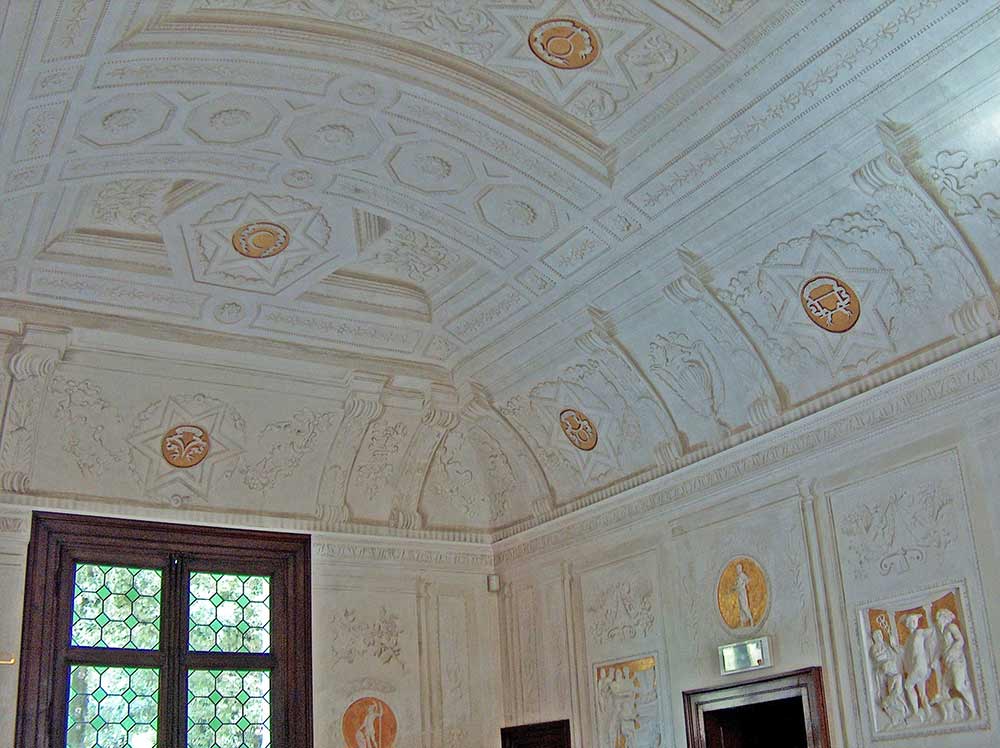 sala-degli-stucchi-dopo-restauro